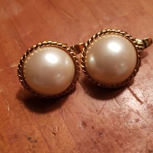 Vintage pearl clip on earrings